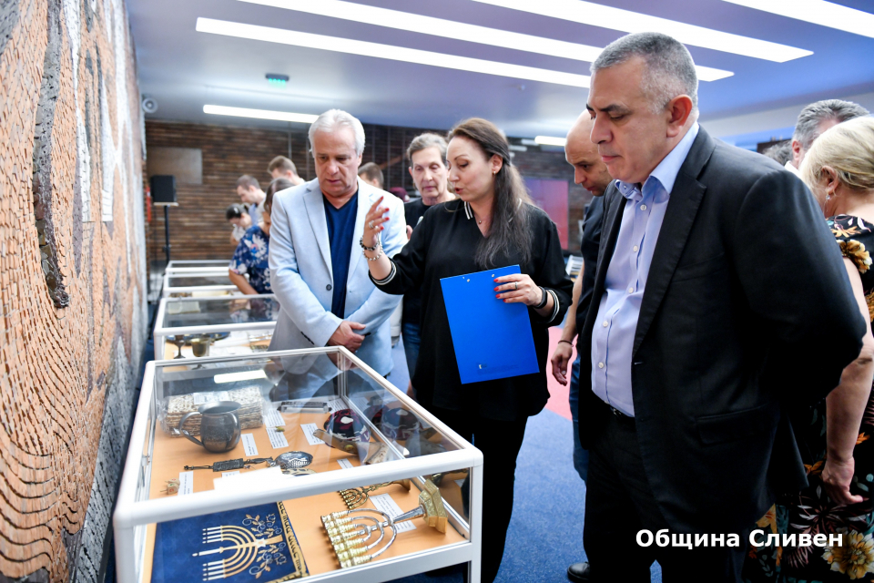 Вечер на еврейската култура, религия и традиции се проведе във фоайето на зала „Сливен“ на 12 септември, в рамките на проект BGCULTURE-1.001-0013-C01 „Наследството...